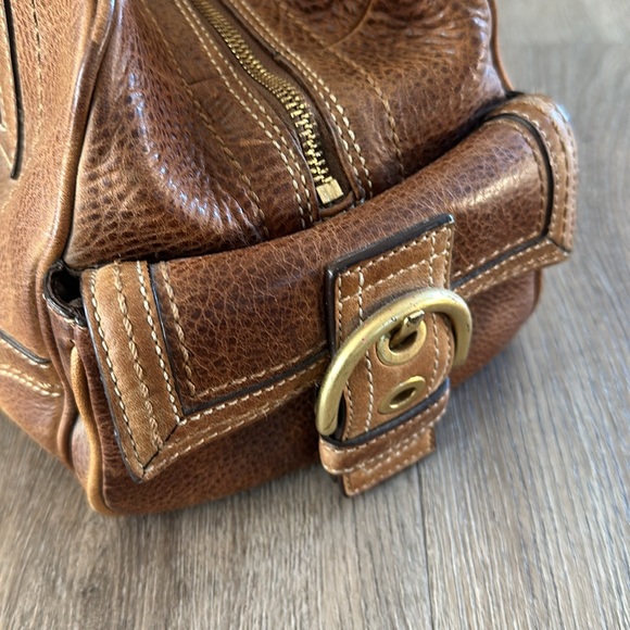 Rustic Leather Coach bag - Picture 7 of 13